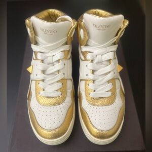 Valentino Garavani Roman Stud Mid-Top Sneaker